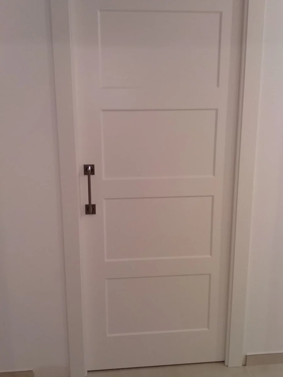 Puerta a medida 17
