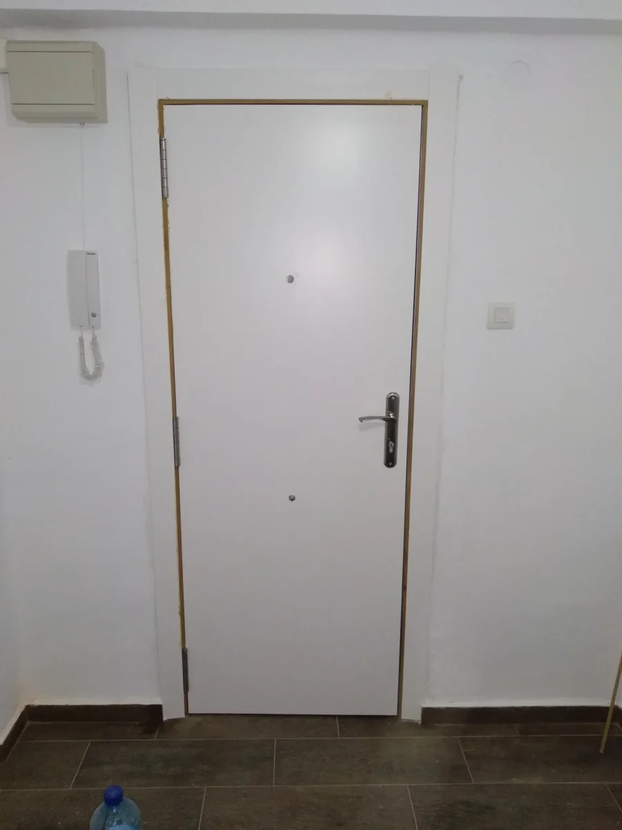 Puerta a medida 08