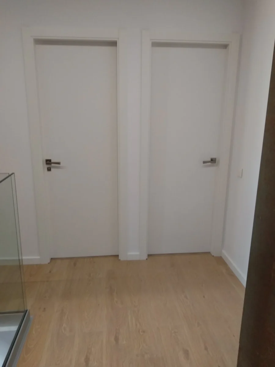 Puerta a medida 13