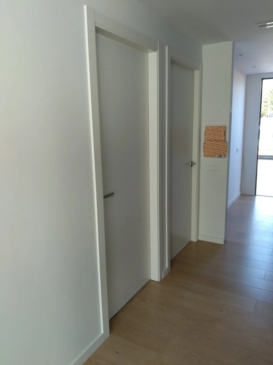 Puerta a medida 14